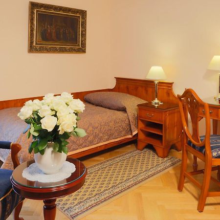 Bristol Vila Tereza Карлови Вари Екстериор снимка