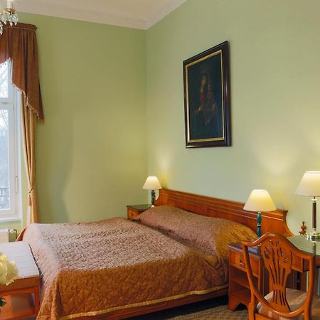 Bristol Vila Tereza Карлови Вари Екстериор снимка