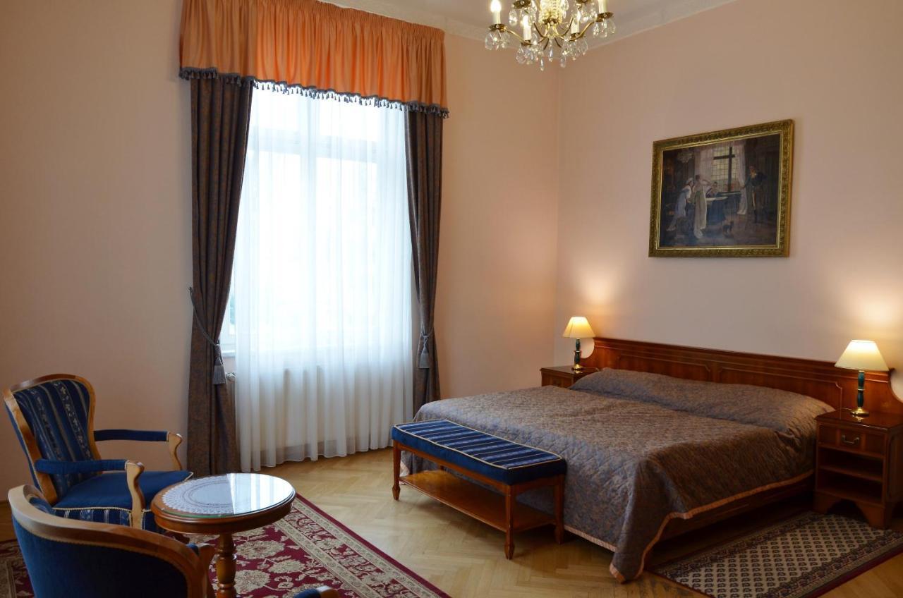 Bristol Vila Tereza Карлови Вари Екстериор снимка