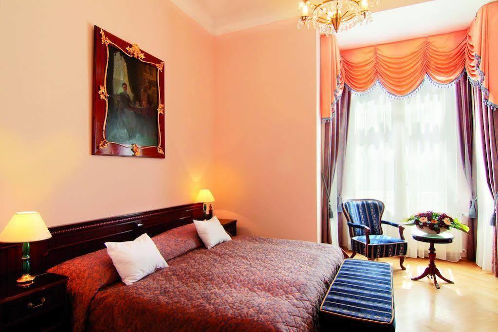 Bristol Vila Tereza Карлови Вари Екстериор снимка